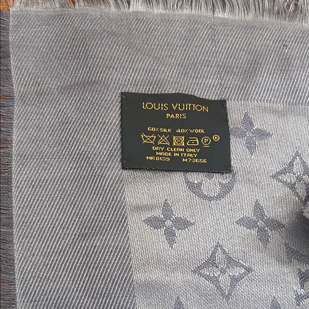 Louis Vuitton Blue Monogram Fringed Shawl scarf authentic - Picture 2 of 4